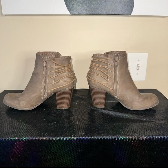 Madden Girl brown Deliite heeled ankle bootie with side zipper size 7.5M!! - Picture 6 of 8